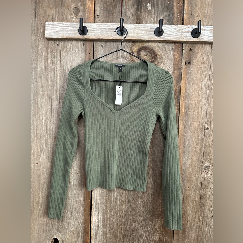 Express Fitted Ribbed Sweetheart Neckline Sweater in Cactus Green Size Small